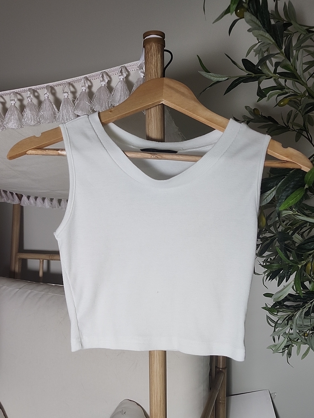 SHEIN White Ribbed Cropped Tank Top SIZE XS US 2